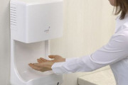 【朗報】新型コロナ感染対策で目の敵にされ封印されたトイレの「ハンドドライヤー」、科学的に潔白が証明され一部施設で設置再開へ！