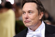 【画像】石破辞めろデモで演説した女子高生、イーロン・マスクのせいで世界中に拡散される