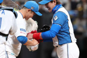 日本ハム・鍵谷　プロ12年目に終止符…2人打者を無安打に抑えた　新庄監督は花束贈呈