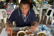 フィリピン大統領ドゥテルテさんの食事風景がこちら