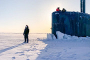 北極海の氷の下から原子力潜水艦が浮上、米海軍恒例の極地活動訓練「ICEX」が開始！