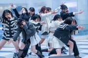 【動画】秋元康プロデュースアイドル『WHITE SCORPION』デビュー曲「眼差しSniper」初フル披露の様子がこちら