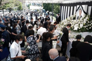 【安倍元首相国葬】一般献花が1万人超えの大行列「住みやすい日本を作ってくれた」「来れない友人の分も」
