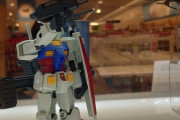 【画像】ガンダム興味がない人が頑張って作ったガンプラがこちら