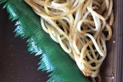 【画像】セブン「底上げが通用しなくなってきたな…せや！！誰も食わへんパスタ大量に入れたろ！ｗ」
