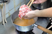 三大・関西にしかないうまいもの「肉吸い、焼きそば入りお好み焼き」