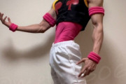【画像】ヒソカのコスプレイヤー、完全に本人を再現ｗｗｗｗｗｗｗ