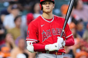 前半戦大谷　87回 9勝4敗 防御率2.38 奪三振123  四球22　打率.258 19本塁打 56打点 10盗塁