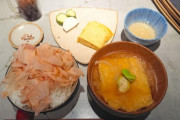 【画像】かつおぶし定食1000円(税抜)がこれ