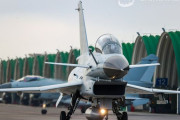 中国空軍航空旅団に所属するJ-10戦闘機が飛行訓練のため出撃！