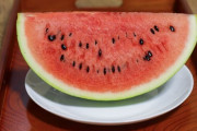 スイカってフルーツで一番おいしいよな