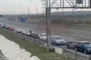 海外「クリミアから脱出しようとするロシア人の車列は6kmとなっているようだ」