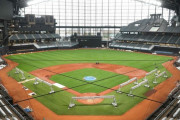 日本ハム新球場、ファウルゾーンの広さ公認野球規則の規定に満たず