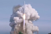 韓国が第7のロケット保有国に、国産ロケット「ヌリ号」打ち上げ成功…高度700㎞通過で管制センターは涙、涙、涙！