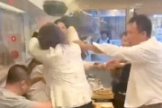 【動画】池袋の鴨肉専門店で中国人が超大暴れｗｗｗｗｗ