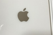 ワイ、iPhone13のホワイトを購入ッッ！！！