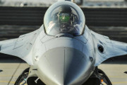 性能がF-35に近い｢AN/APG-83｣へ換装！ 米空軍、F-16C/D 372機のアップグレードを発表