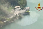 イタリアの水力発電所で爆発、複数の遺体