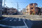 信号無視２台が事故りかけるドラレコ動画　頭ヤバすぎて草