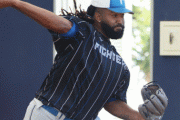 【日本ハム】新外国人投手のザバラ、初ブルペンで156キロ　新庄監督は集中していて気が付かず