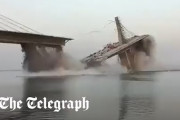 【動画】インドで建設中の吊り橋が崩落