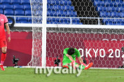 【サッカー】韓国がメキシコに惨敗‥3-6で韓国が記録的大惨事敗北で準々決勝敗退→「軍人になって国に貢献して下さい」　韓国の反応