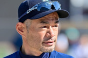 【海外の反応】イチローがチームドッグと遊ぶ様子【MLB】
