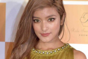 セクシーすぎる?　ローラ　ショートスパッツでの田植えショットにフォロワー「頑張れ」「いい体験」