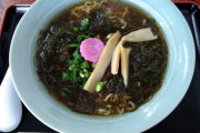 【画像】日本最北端の食堂の「もずくラーメン(1200円)」ｗｗｗｗｗｗｗｗｗｗｗ