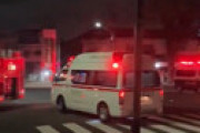 西武新宿線 小平〜久米川駅間で人身事故 「ガッツリ」「乗ってる電車が人身事故」「踏切渡りきれない人」「線路に入ってきた人とぶつかった」「1時間ほど閉じ込められる」