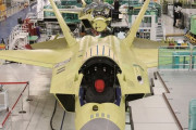 韓国型戦闘機KF-21「1機組み立てるのに2年」…組立は完全な手作業！