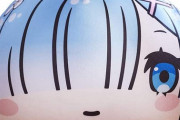「Re:ゼロ レム びっぐもちぷちまるっこソファクッション」予約開始！70センチの大きくてまるいフォルムは存在感バツグン