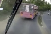 【動画】インドのバスの運転手さん、チャレンジャーすぎる(@_@;)