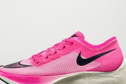 【悲報】マラソン業界、ナイキが開発したピンク靴でめちゃくちゃにされる