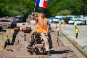 フランス陸軍第35歩兵連隊の装甲車両、7月14日の軍事パレードに向けパリヘの旅を開始！