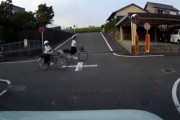 【動画】この事故を回避できるかどうかで大論争が巻き起こってしまう