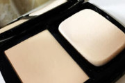 パウダーvsリキッドファンデーション