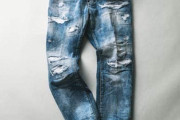 今どきダメージ加工のジーンズ穿いてる奴ってどう思う？