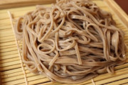 ラーメンとかソバを音たてて食べる奴が下品でムカつく