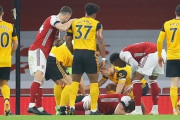 アーセナル、ウルブスに1-2敗戦しリーグ3戦未勝利　ヒメネスがダビド・ルイスと激突し病院搬送