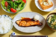 旦那がいない時にだけウトメがうちにきて夕食をたかる。「別居をのんでやってるんだから夕食くらい食べさせろ。家族なんだから当然」。旦那が何度叱っても効果なし