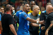 ニースとマルセイユの一戦でファンが乱闘騒ぎの暴徒化…試合途中で打ち切りに