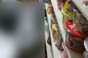 【画像あり】便器横にカップラーメンを保管する韓国のコンビニ