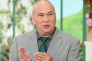 【速報】モーリー・ロバートソン氏「参政党の消費減税、実現なら国債暴落で金融危機」