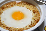 ワイ「チキンラーメンは美味しいなぁ」敵「ククク、美味しくなんてないさ」
