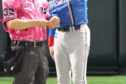 日本ハム・伏見が途中交代…新庄監督「ちょっとぎっくり腰気味で…」と理由明かす