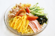 ガキワイ「冷やし中華？まっず」→大人ワイ「異常な暑さの夏に食欲落ちてるからこれでええか…」