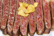 料理番組「焼いたお肉をアルミホイルに包んで少し肉汁を休ませます」←これ