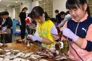 ホタテ10万食分、全国の学校給食に無償提供へ中国の禁輸受け #北海道 |  記事に公金投入と書いてないのが悪質だな。