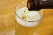 【反撃】俺は酷いアトピー持ち。飲み会で友人が「キモッ！」と何度も突き飛ばしてきた。俺(ﾌﾞﾁｯ)→『ビール瓶』でこうしてやったw